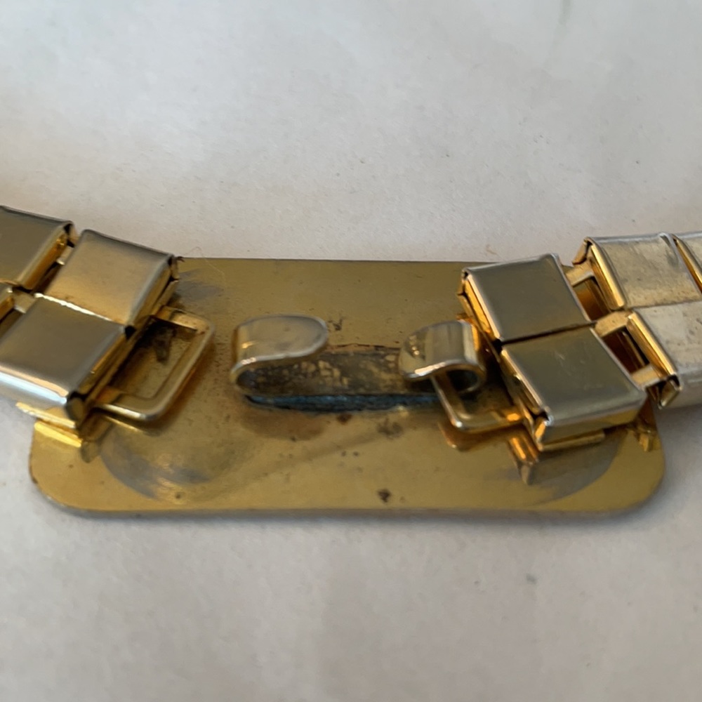 Vintage Mid-Century Metallic Gold Chain Belt w/Cream Stone Accent - Picture 10 of 11